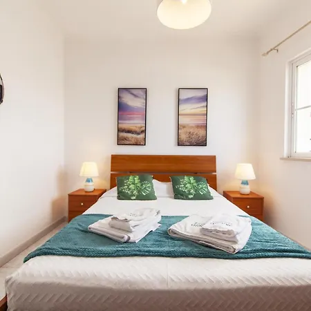 B37 - Door Apartmán *