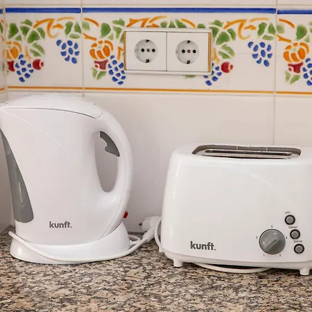 B37 - Door アパート ラゴス