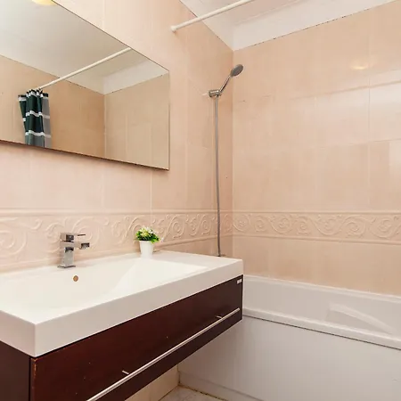 B37 - Door Apartment *