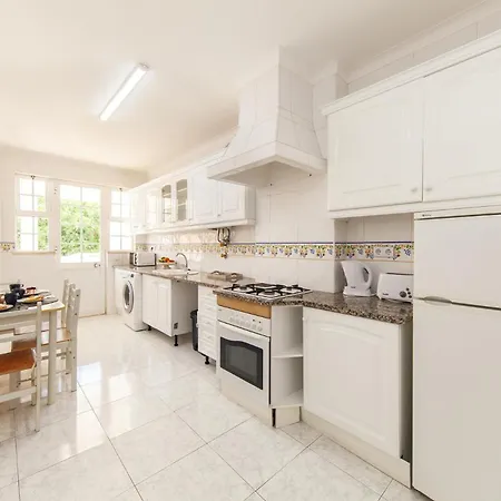 B37 - Door Daire Lagos