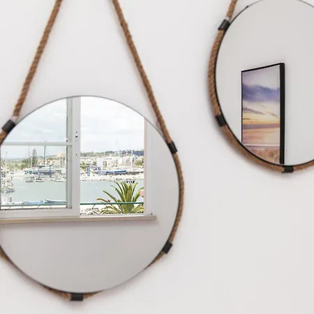 B37 - Door Daire Lagos