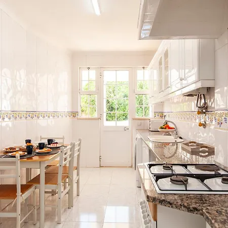 B37 - Door דירה לאגוּ‏ש