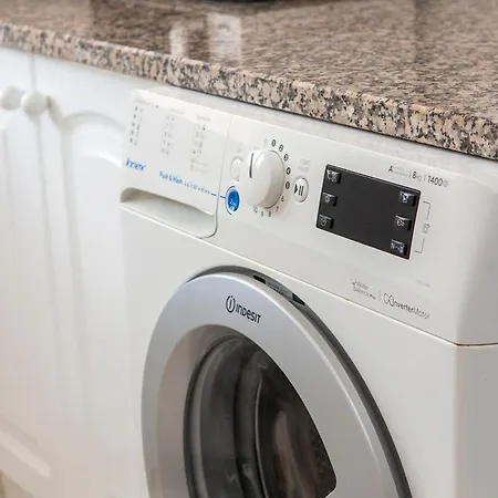 B37 - Door לאגוּ‏ש